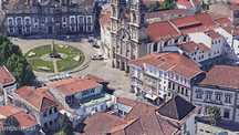 Prédio de uso misto à venda no Largo de Santa Cruz, Braga