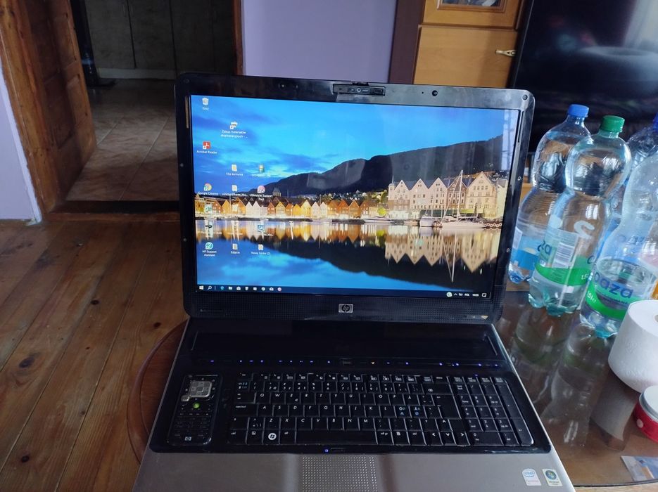 Laptop HP 20.1 cala ekran 700G pamięci