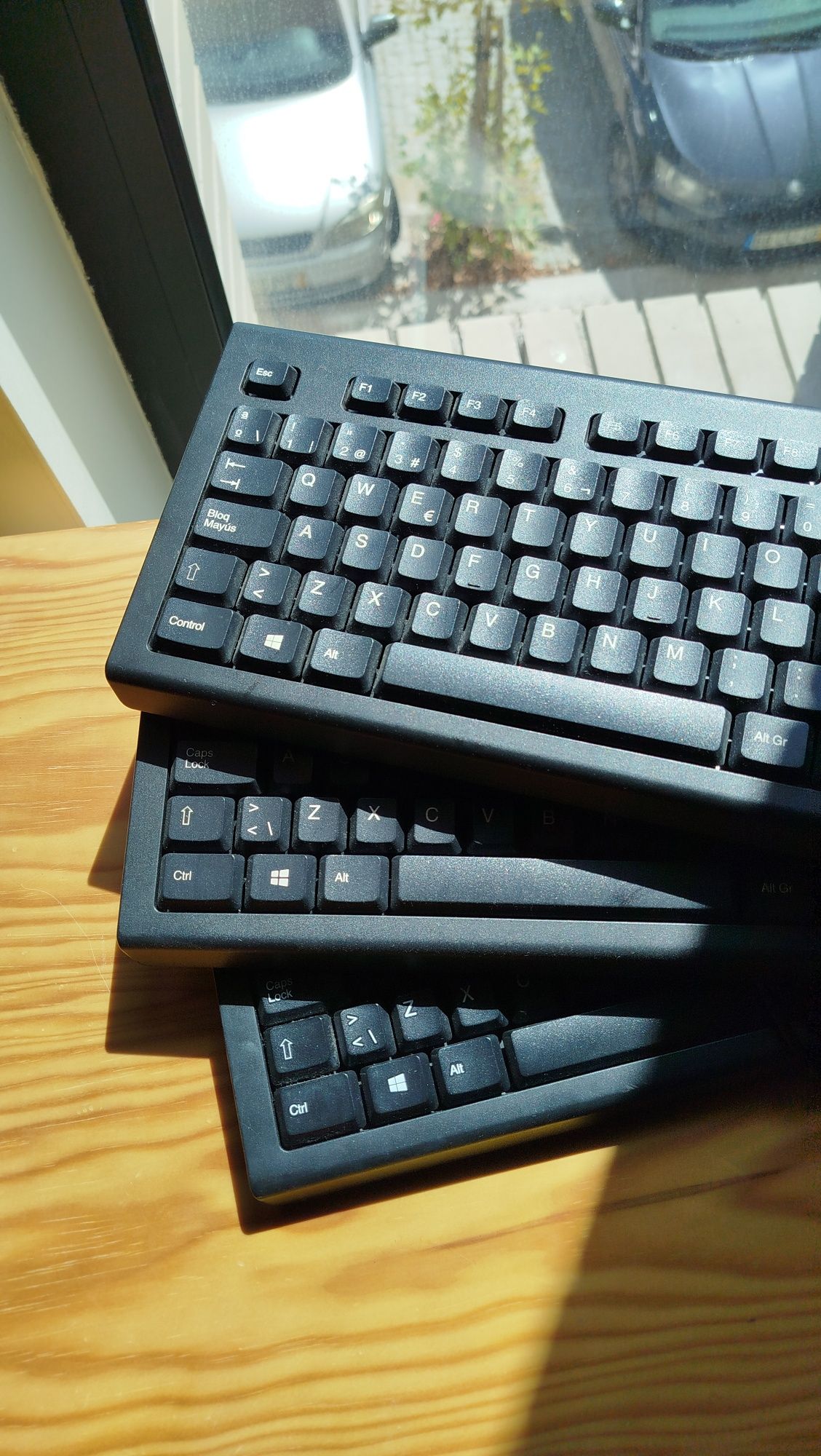 Três Teclados HP