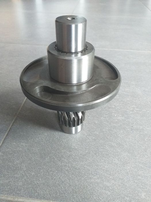 Wałek ze sprzęgłem zapadkowym Kemper 4500 (lewy duży rotor) LCA 67386