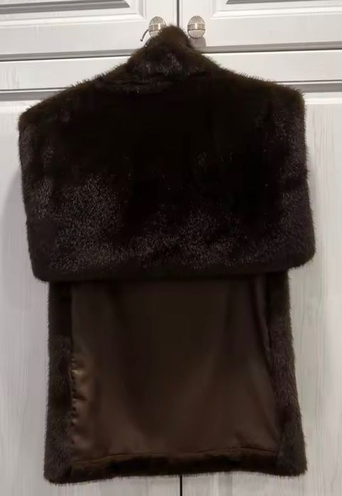 Жилетка-манишка з еко хутра