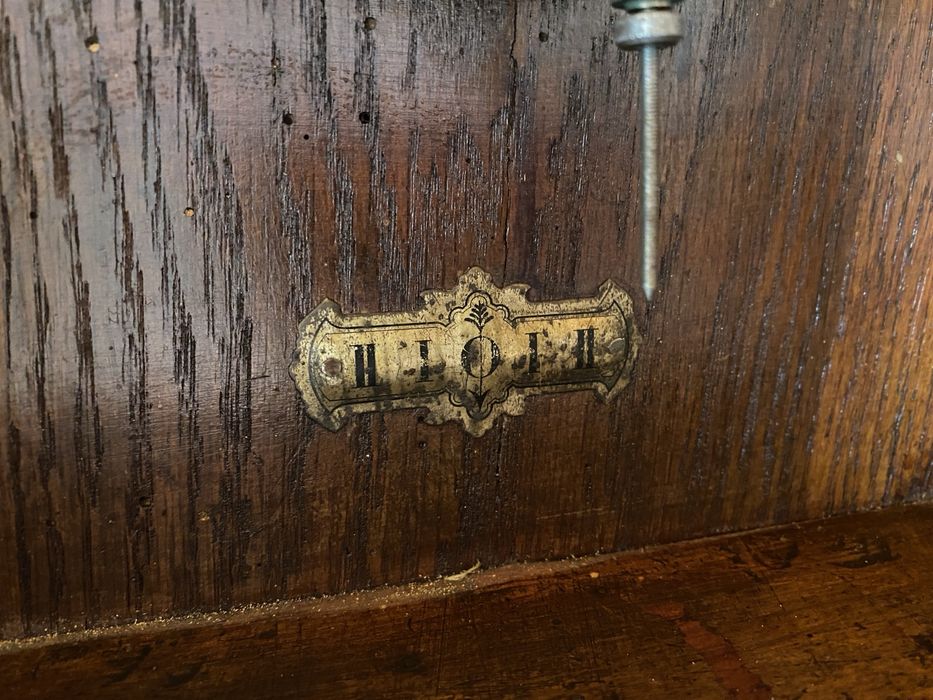 Drewniany zegar ścienny nakręcany z motywem sowy