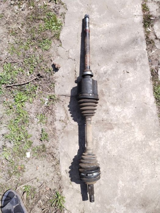 Запчастини до автомобіля peugeot 605