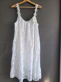 Biała sukienka siatka na ramiączkach.