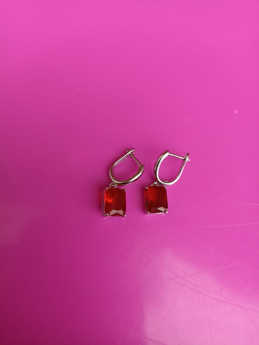 Серьги,кульчики с красным камнем,925 проба