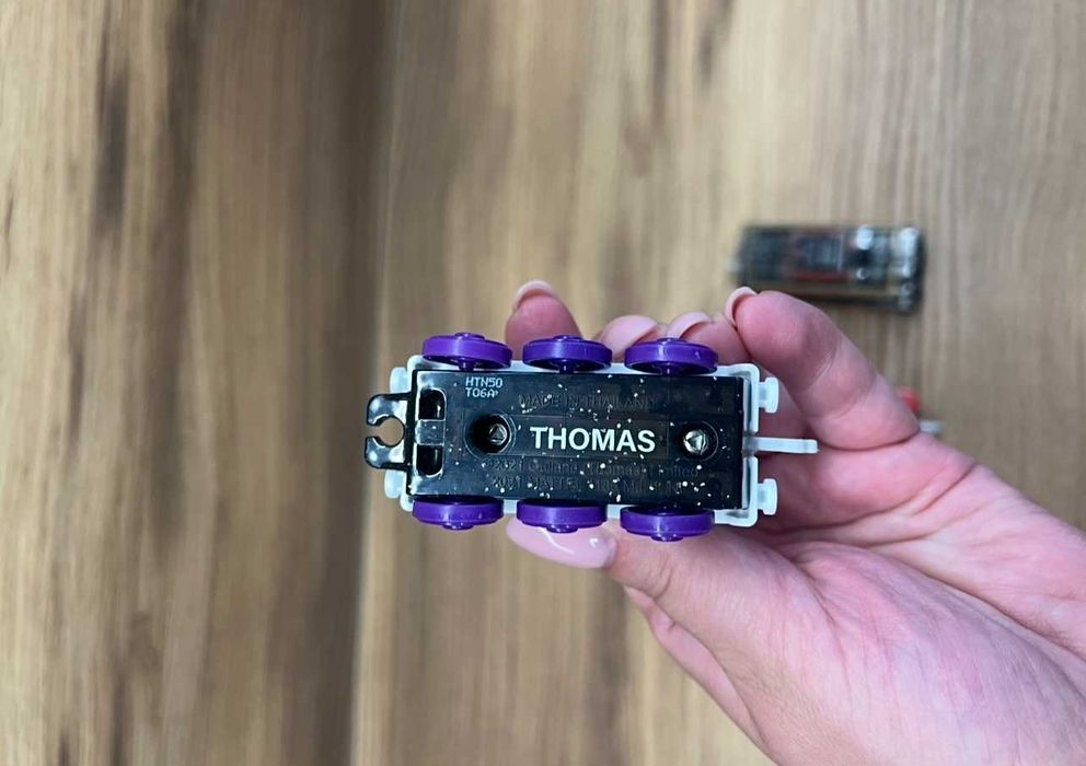 Томас і друзі паровозики (зміна кольору)  Mattel стан нових!