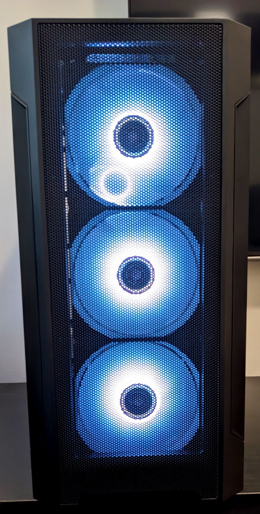 Komputer Do Gier Ryzen 5600, RTX4060, 16GB DDR4, 1TB SSD, WIFI, ARGB