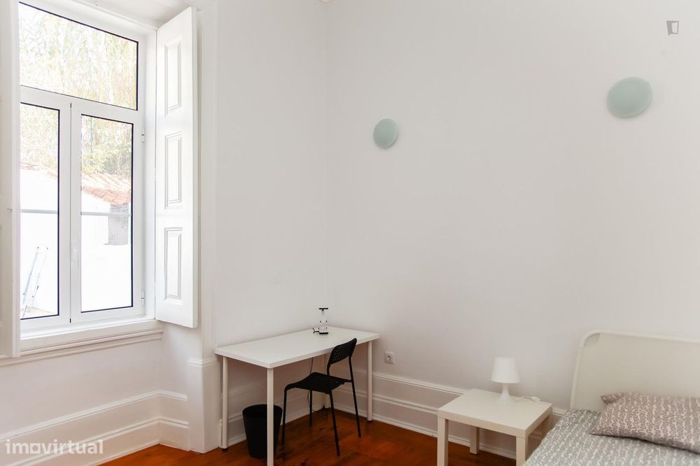 23779 - Quarto de solteiro com encanto perto...