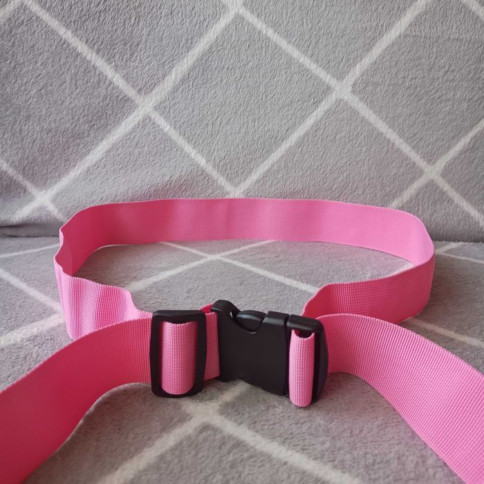 Pasek różowy, szerokość 5cm, klamra plastikowa