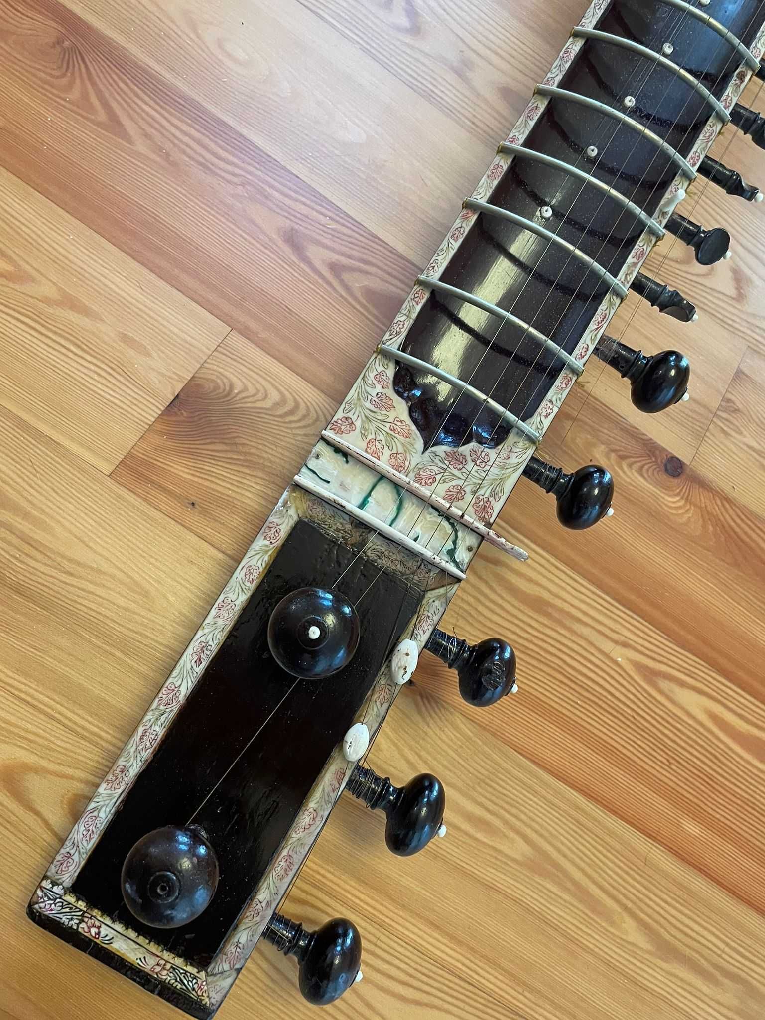 Sitar Indiana feita em Udaipur - Sitara estilo Ravi Shankar
