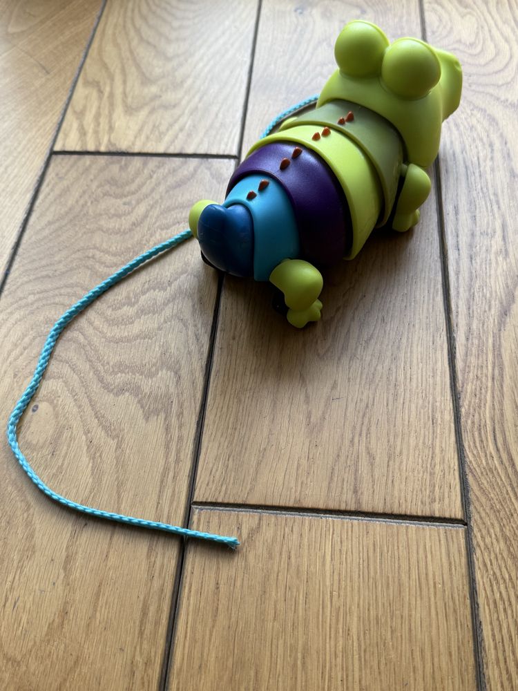 B. Toys krokodyl na sznurku