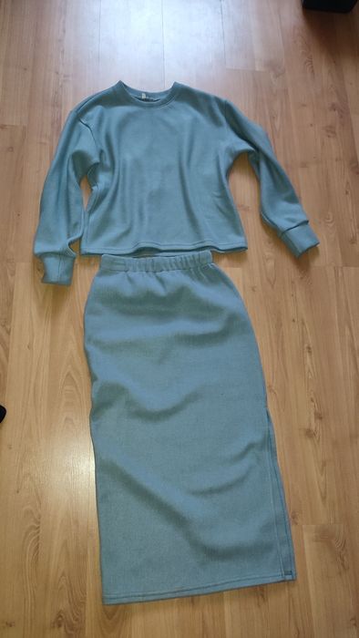 Костюм зі спідницею теплий