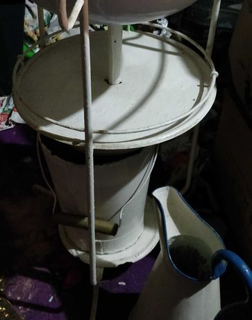 lavatório esmalte + balde + jarro água