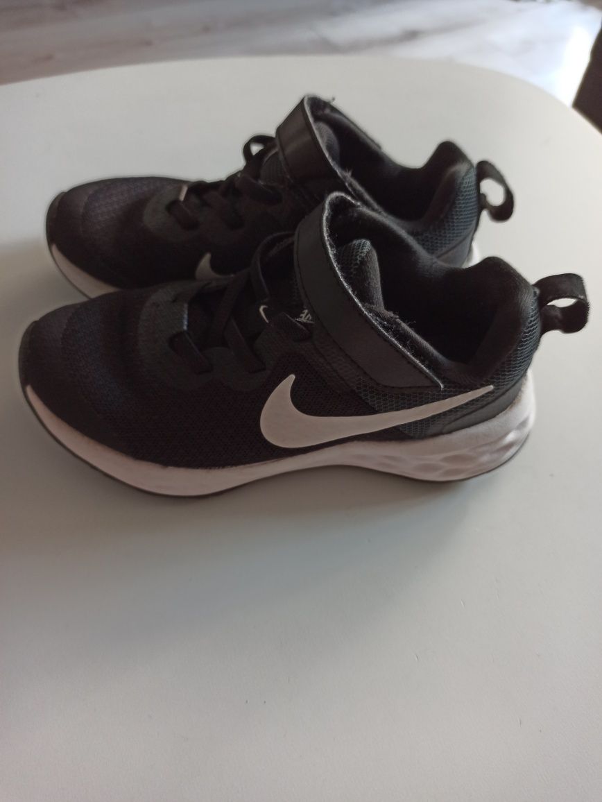 Nike Revolution 6, rozmiar 28, adidasy dla chłopca,