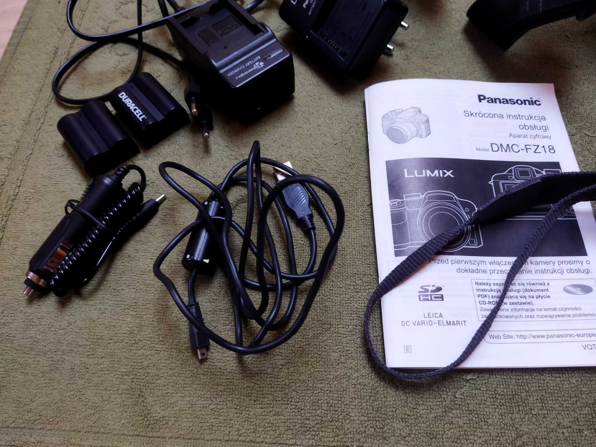 Aparat fotograficzny Panasonic Lumix DMC-FZ18 ze statywem