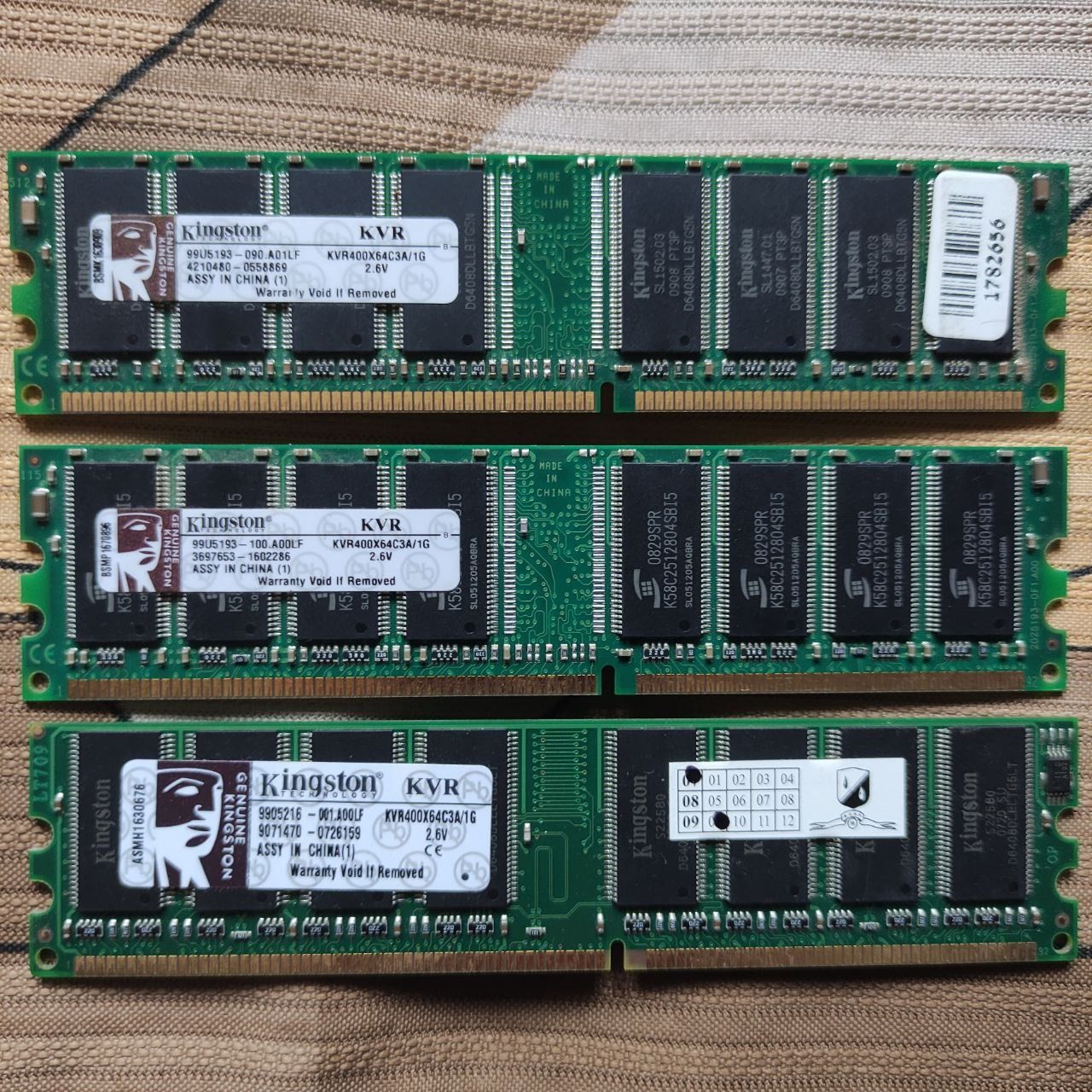 Оперативная память Kingston 1 GB DDR 400 MHz (KVR400X64C3A/1G)