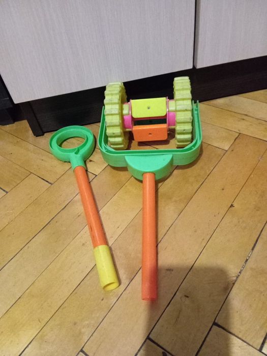 Іграшки для найменших, бізіборд