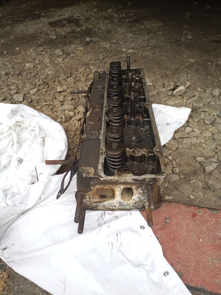 Продам головку блока газ 24