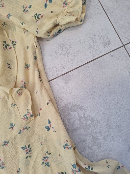 Sukienka letnia w kwiaty H&M