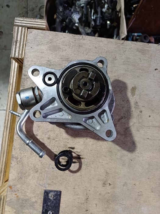 Вакуумный насос Mazda 2.2 дизель