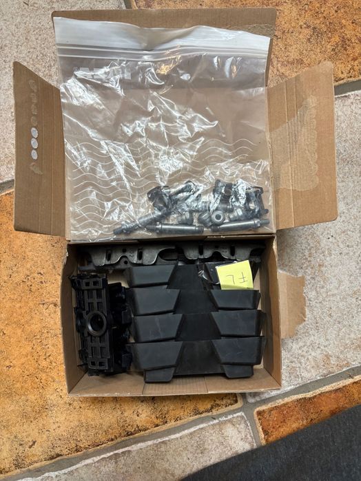 Thule Kit 187048 zestaw mocujący na dach Mercedes W213,  7048