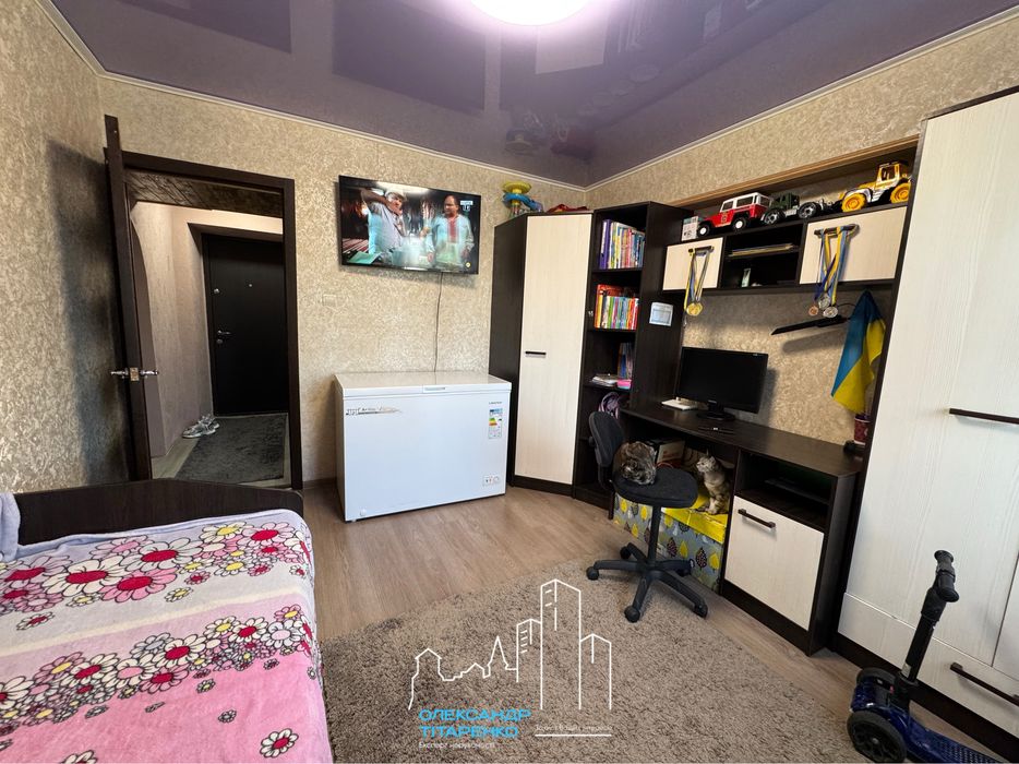 Продам 2-о кімнатну секцію