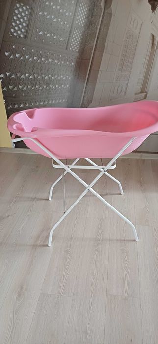 Wanna ze stelażem dla niemowlaka