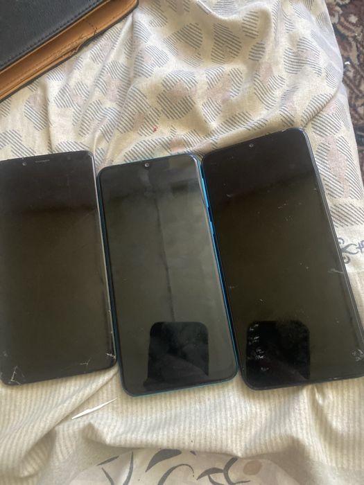 Телефони на запчастини