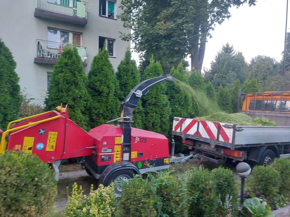 Usługi rębakiem mobilnym,mielenie gałęzi