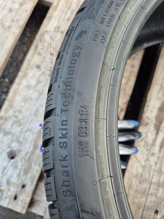 Opony uniroyal winterexpert 235.35r19 2szt zima 24r
