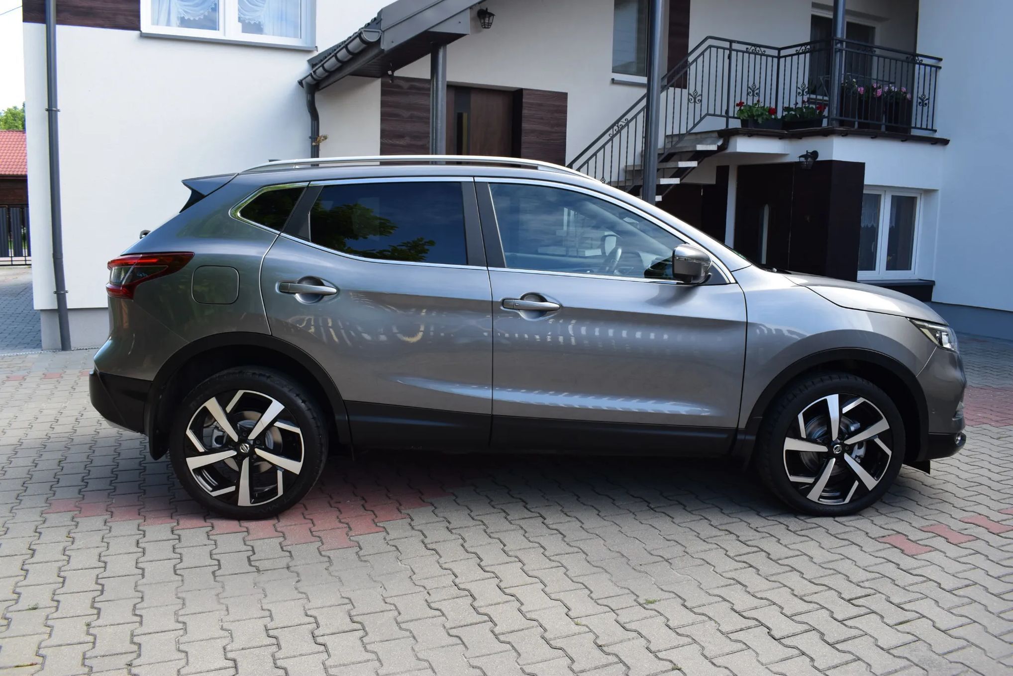 Nissan Qashqai Benzyna_Turbo_Automat_Full opcja_Nowe Auto