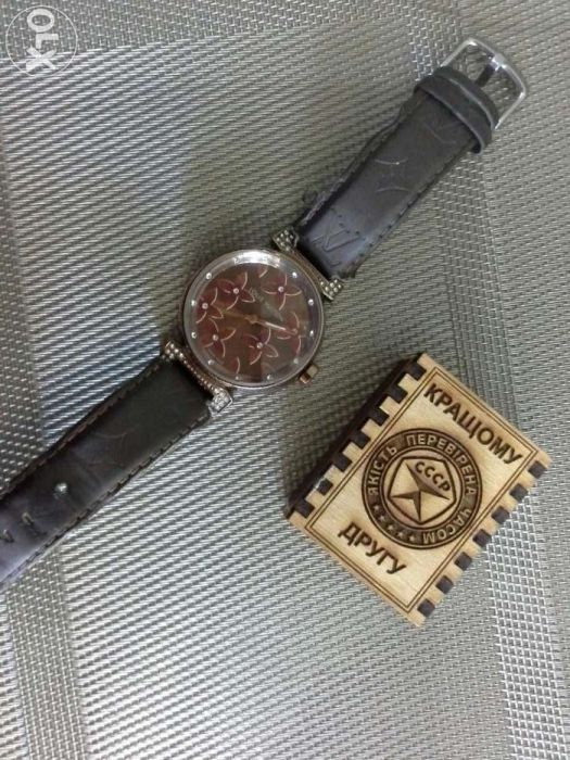 Брендовые часы LOUIS VUITTON