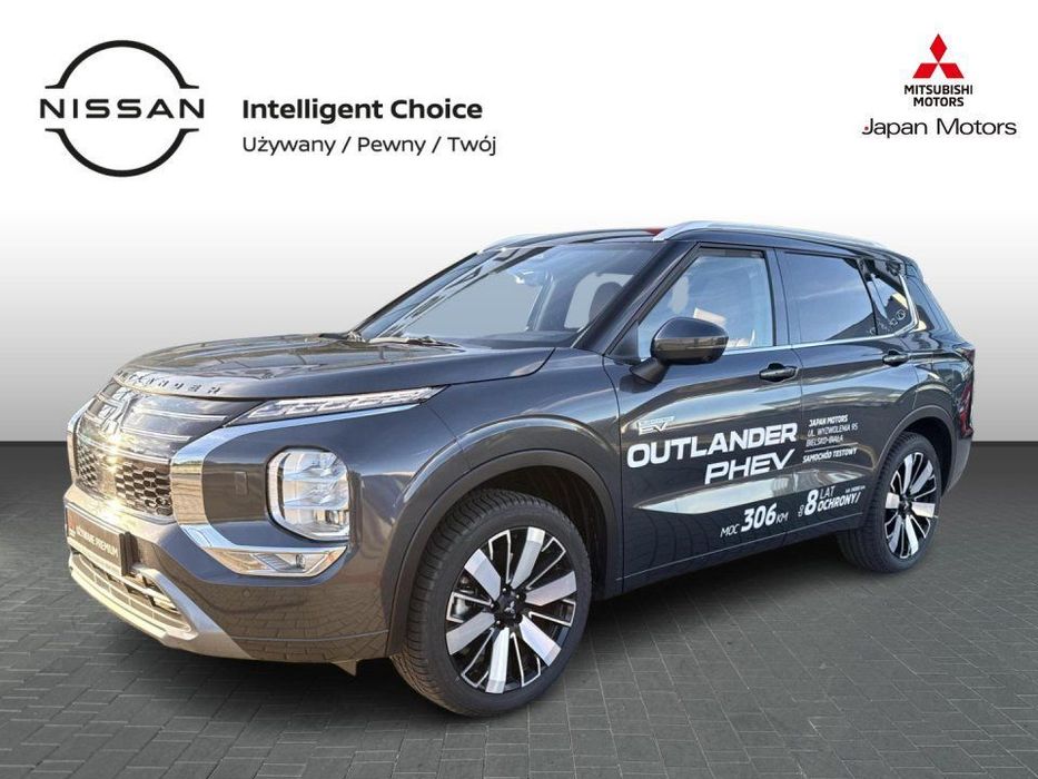 Mitsubishi Outlander Instyle Plus, 2025r. czarny dach + brązowa skóra