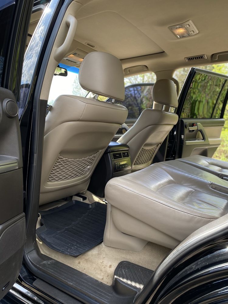 Toyota Land Cruiser  2011