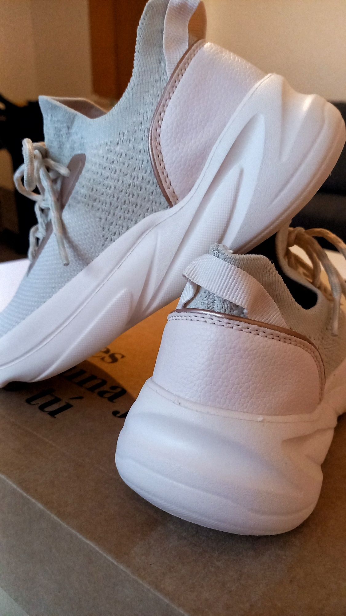 Sneakers Tenis Creme NOVOS