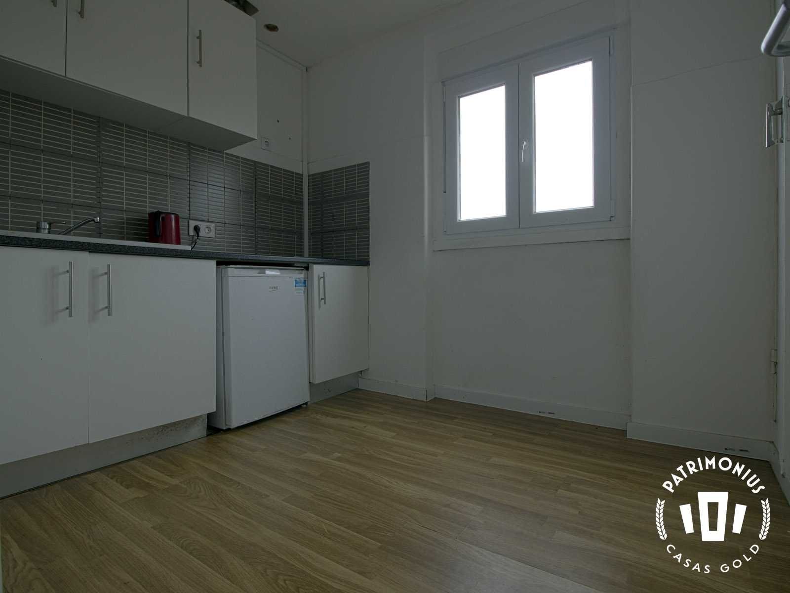 Apartamento T2 para venda, primeiro andar, Carvalhal Benfeito