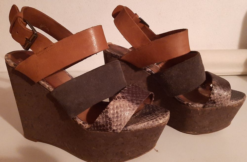 Sandalias de cunha com compensação