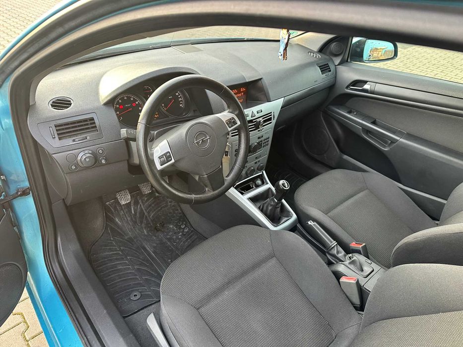 Opel Astra GTC 2009 1.4 Benzyna Sprawna Klimatyzacja Bez Korozji