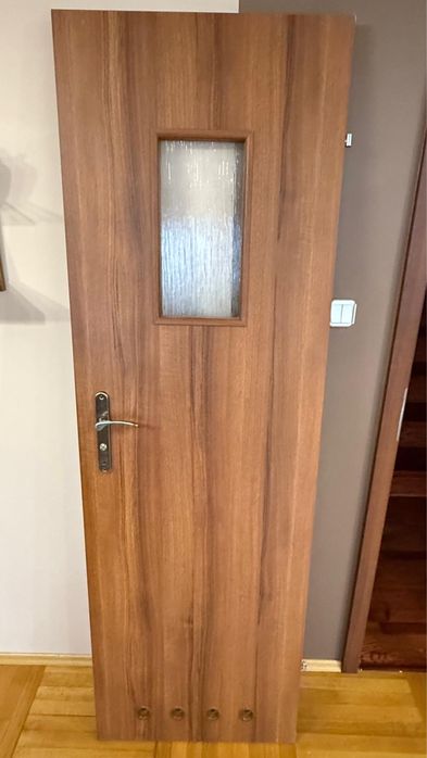 Drzwi wewnetrzne prawe 60’ orzech