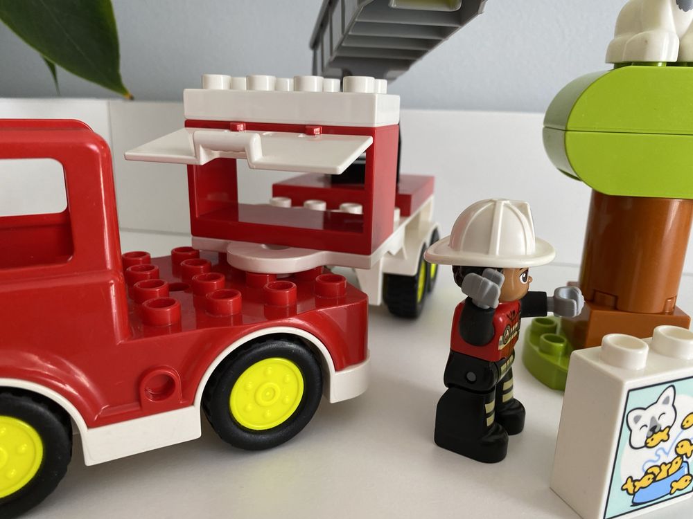 Lego Duplo Camião dos Bombeiros 10969 com som e luzes