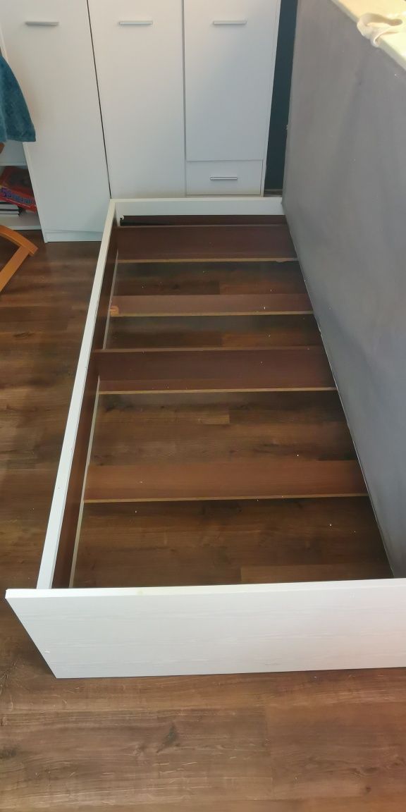 Łóżko używane młodzieżowe