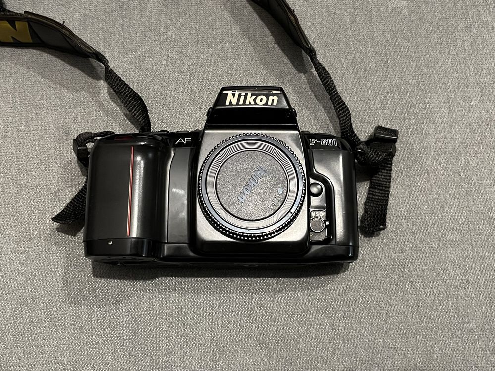 Aparat fotograficzny Nikon  F-601