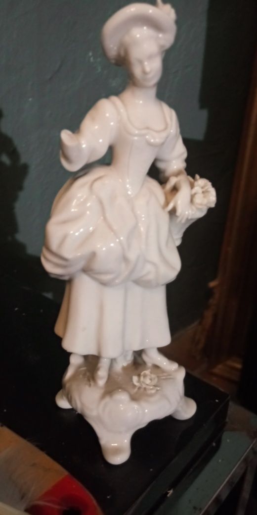 100 letnia figurka porcelanowa sygnowana