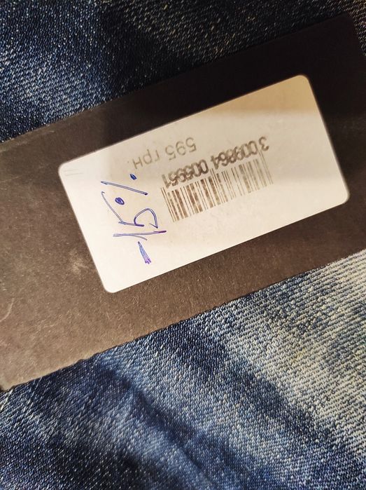 Нові класичні сині джинси розмір М