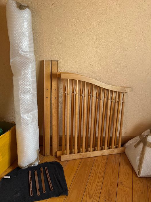 Simmons toddler bed that converts to a youth bed