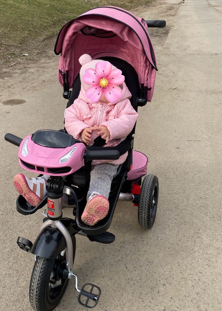 Велосипед триколісний з батьківською ручкою Best Trike для дівчинки.