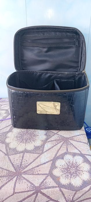 Косметичка-Б'ютікейс від Оріфлейм.В гарному стані.