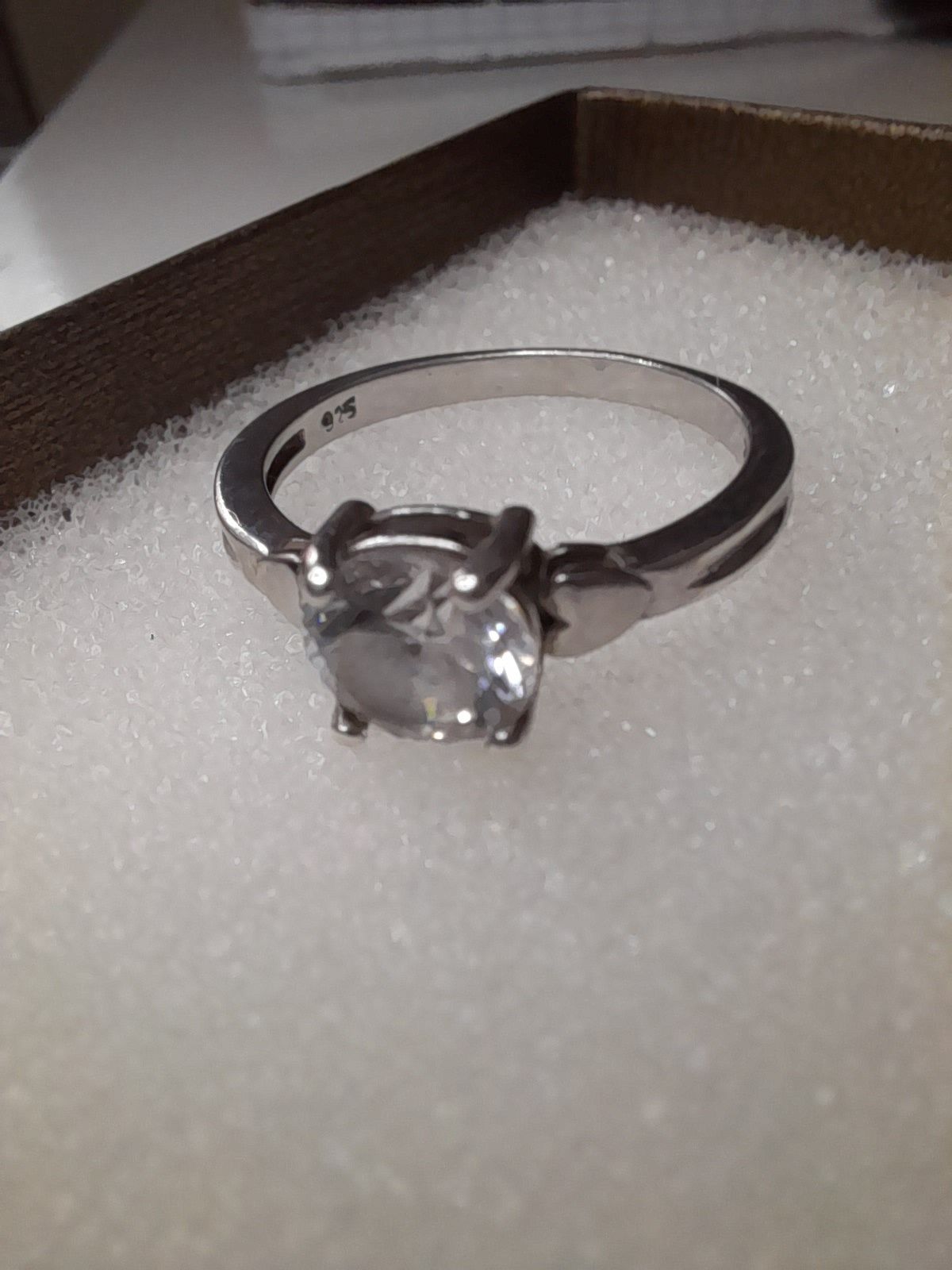 Srebrny pierścionek białe oczko srebro zaręczynowy 925
