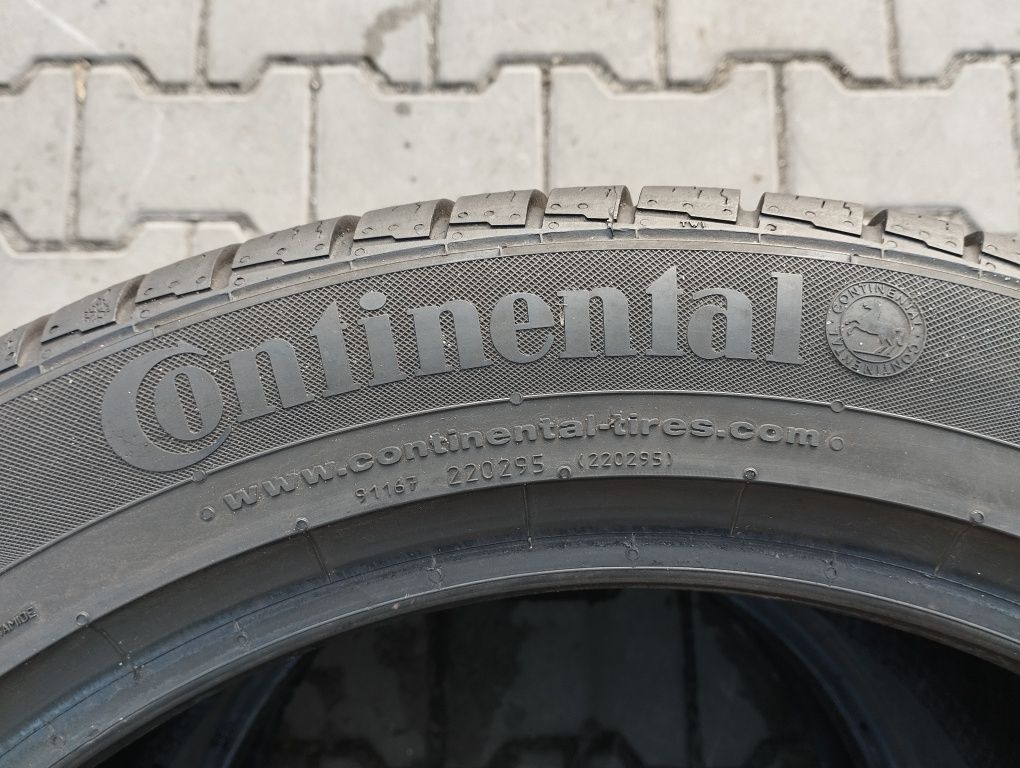 295/40/19 Continental ContiWinterContact TS830P