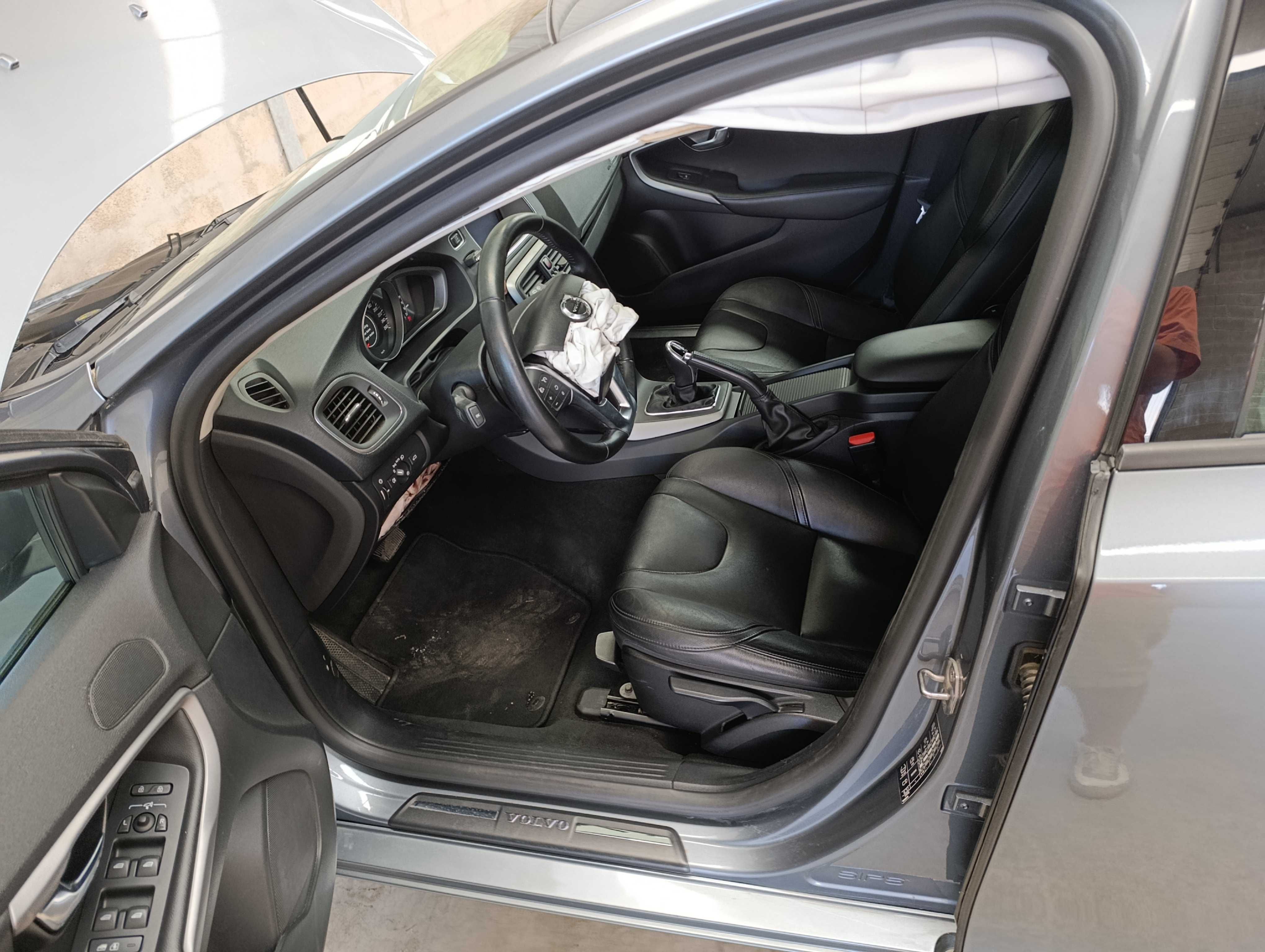 VOLVO V40 2.0 D3 - CX. AUTO
